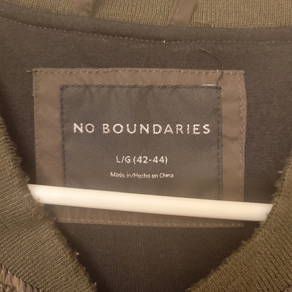 Custom lightweight Wutang Bomber Jacket. color Green Camoflouge Size large 42-44 - Picture 2 of 5